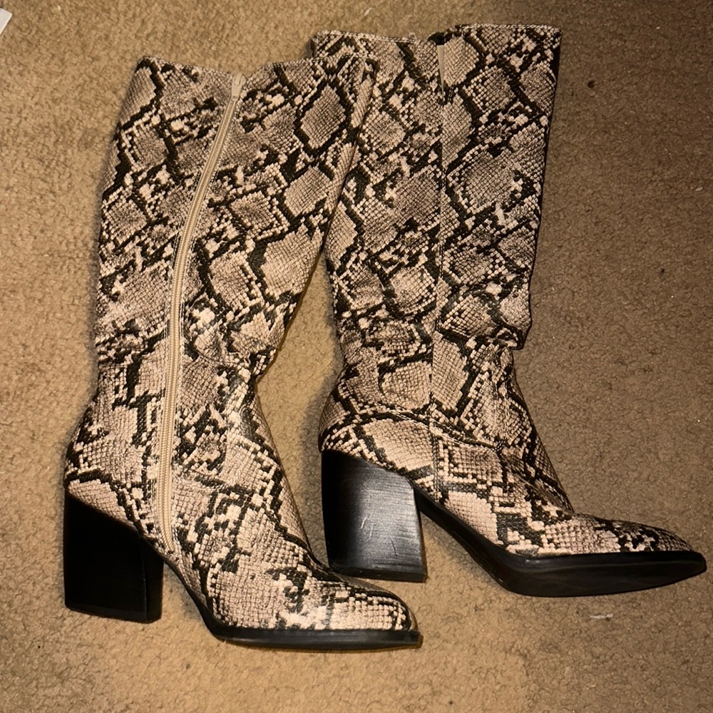 Skin high boots .